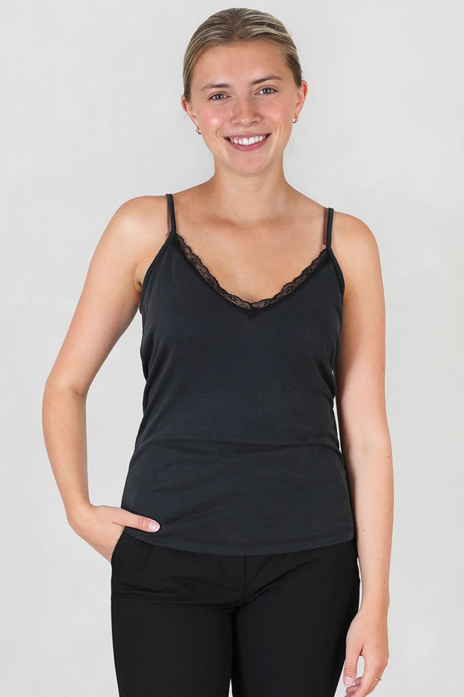 Klaer Minimum | Sussie Singlet Black