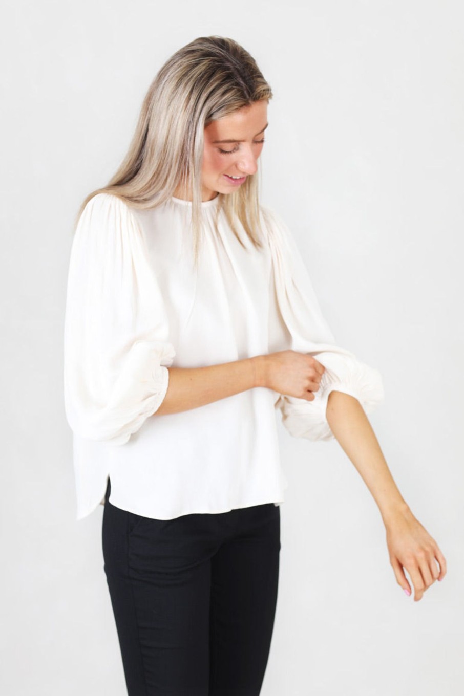 Klaer ByTiMo | Crepe Satin Blouse Offwhite