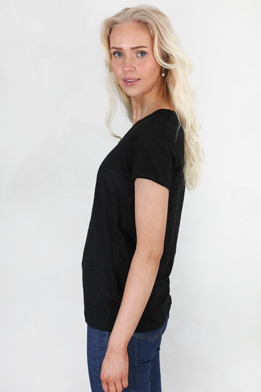 Klaer Gai + Lisva | Simone Linen Tee Black