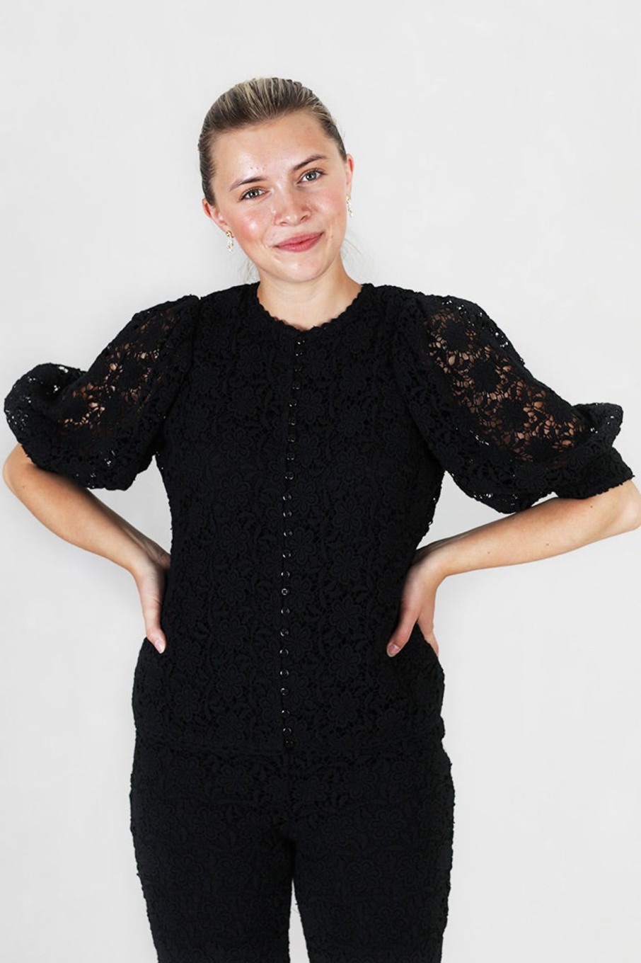 Klaer ByTiMo | Crochet Blouse Black