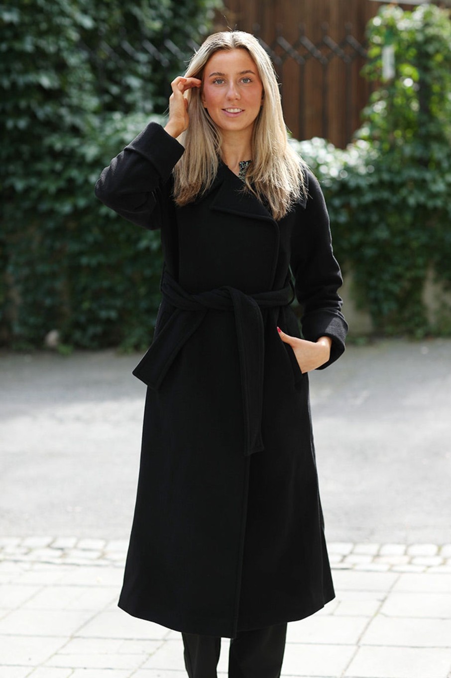 Klaer Ella u0026 il | Adele Coat Black