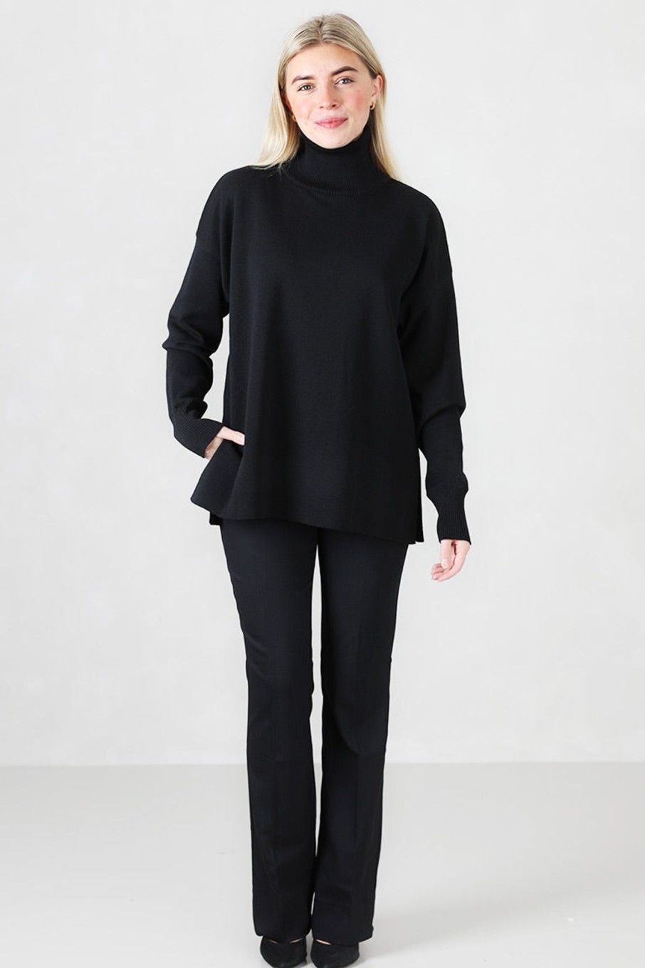 Klaer Ella u0026 il | Fernanda Merino Sweater Black