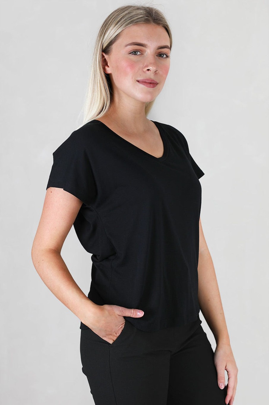 Klaer Arnie Says | Nica Viscose Top Black