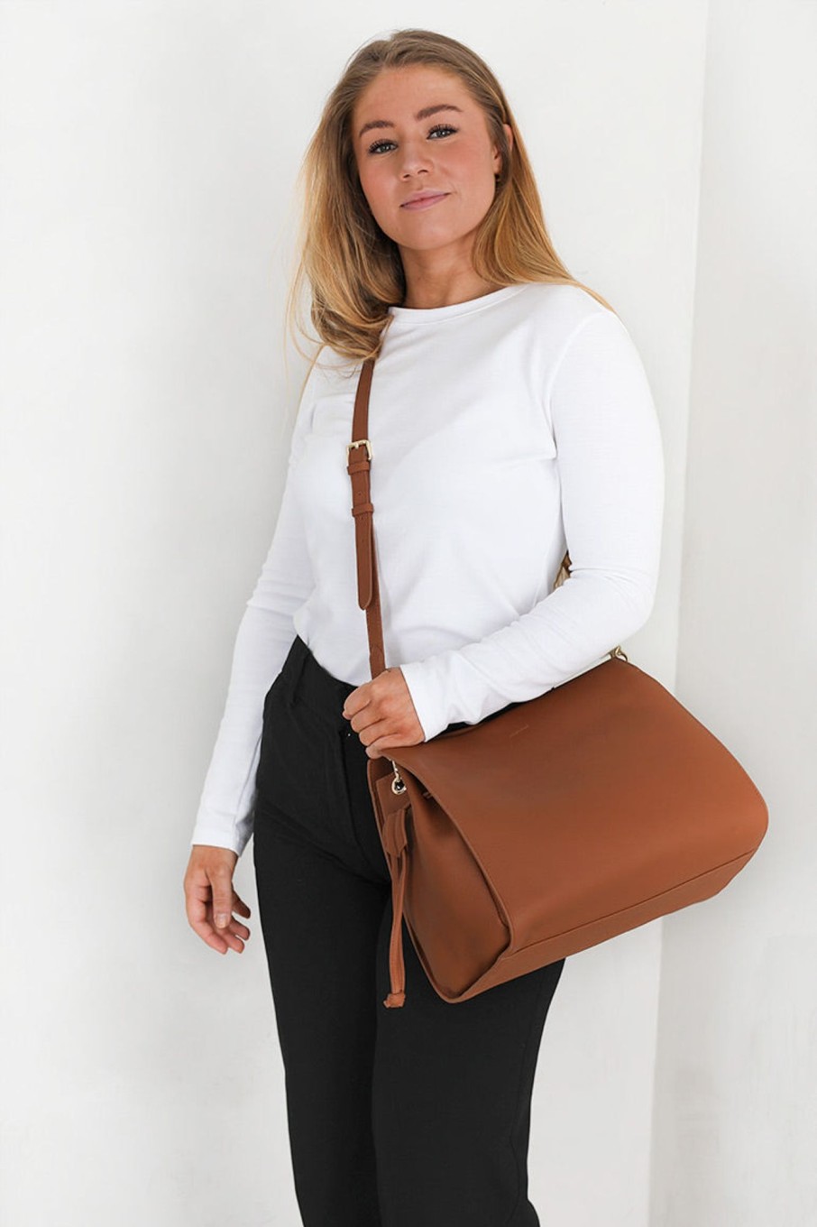 Tilbehor Jim RicWholesale | Bonnie M Leather Bag Cognac